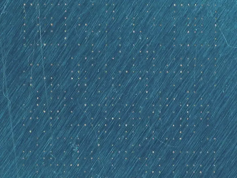 Low Contrast QR Code Low Magnification